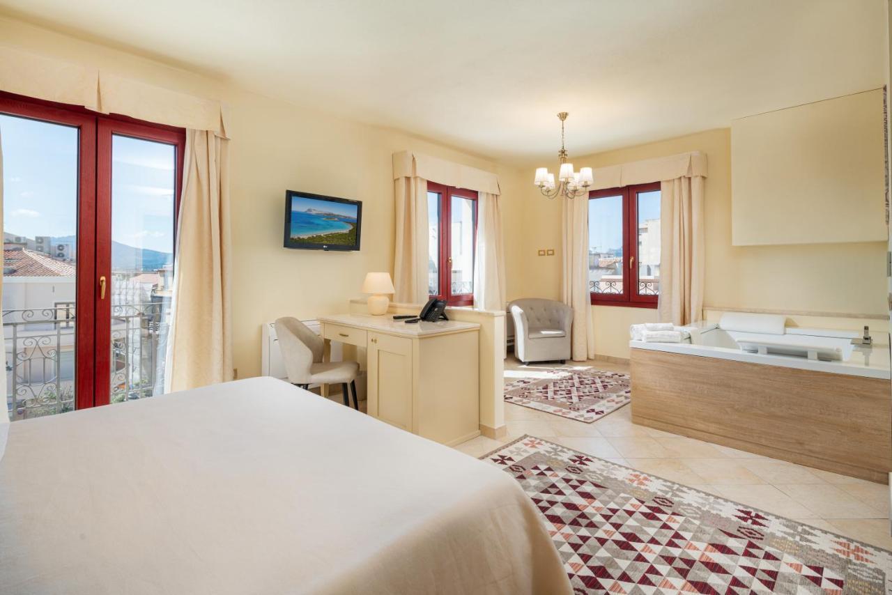 Hotel Regina Elena Olbia Eksteriør billede