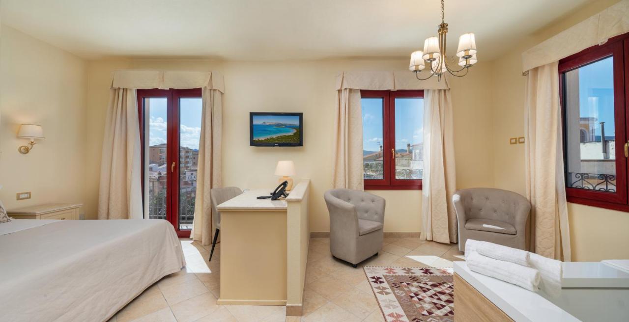 Hotel Regina Elena Olbia Eksteriør billede
