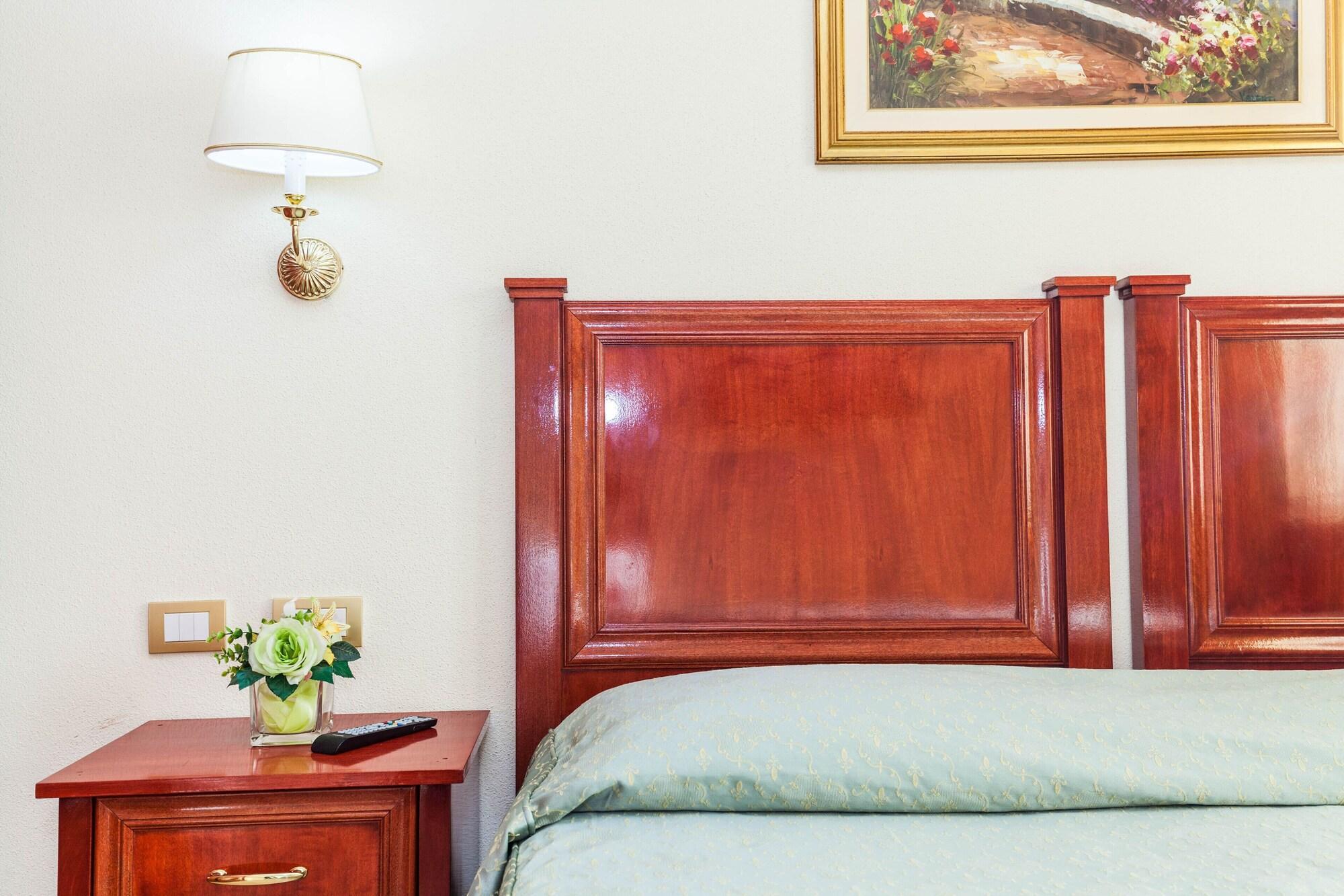 Hotel Regina Elena Olbia Eksteriør billede